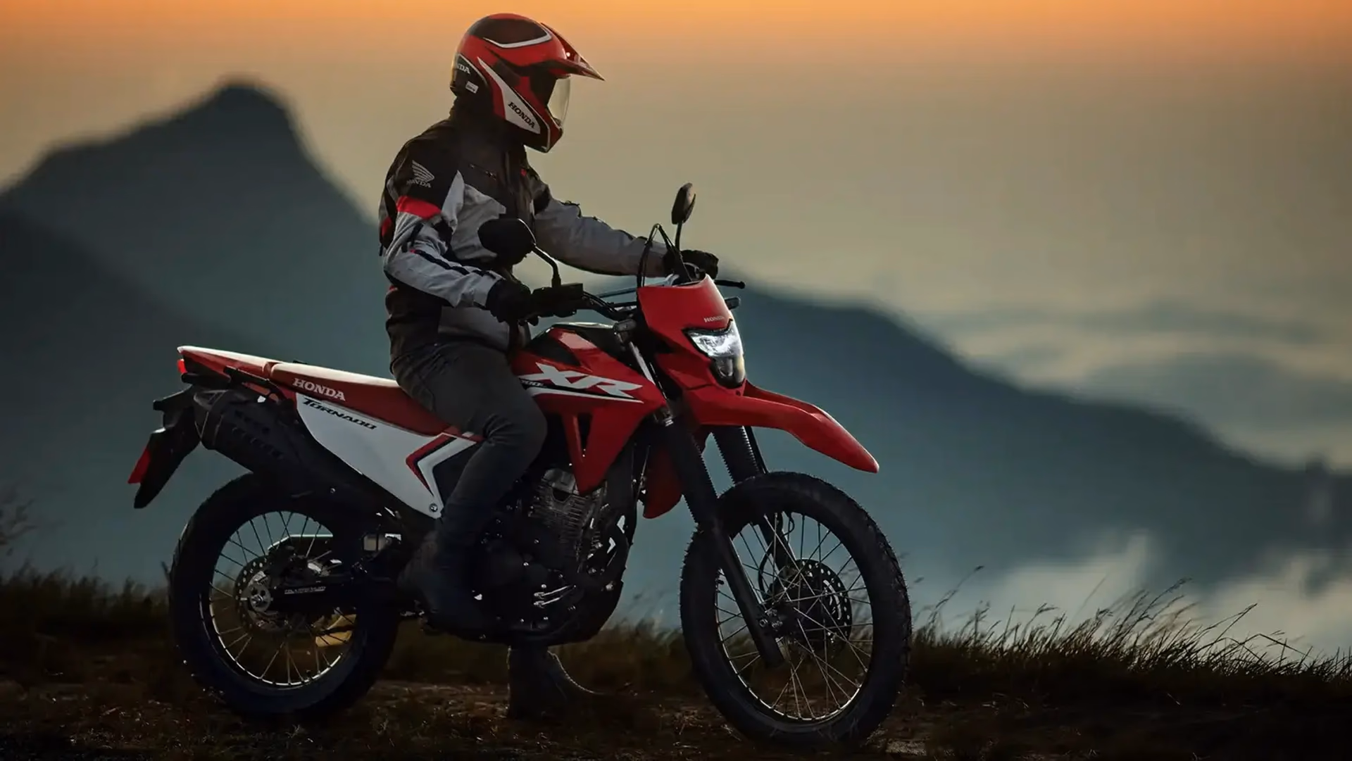 XR 300L Tornado detalhe guidão - 4 de 22