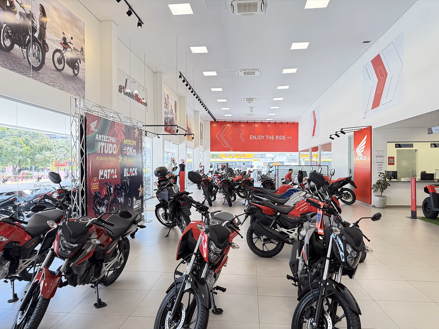 Atlântica Motos - Showroom - 18 de 23
